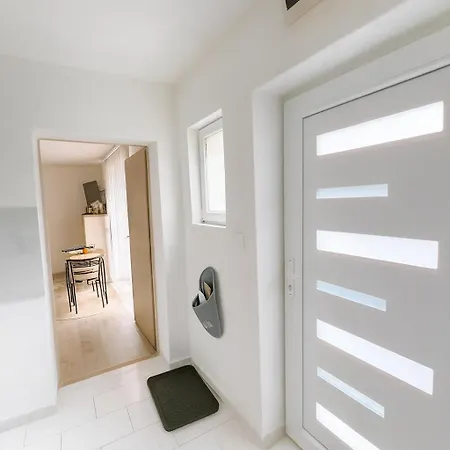 Ticina Apartment *